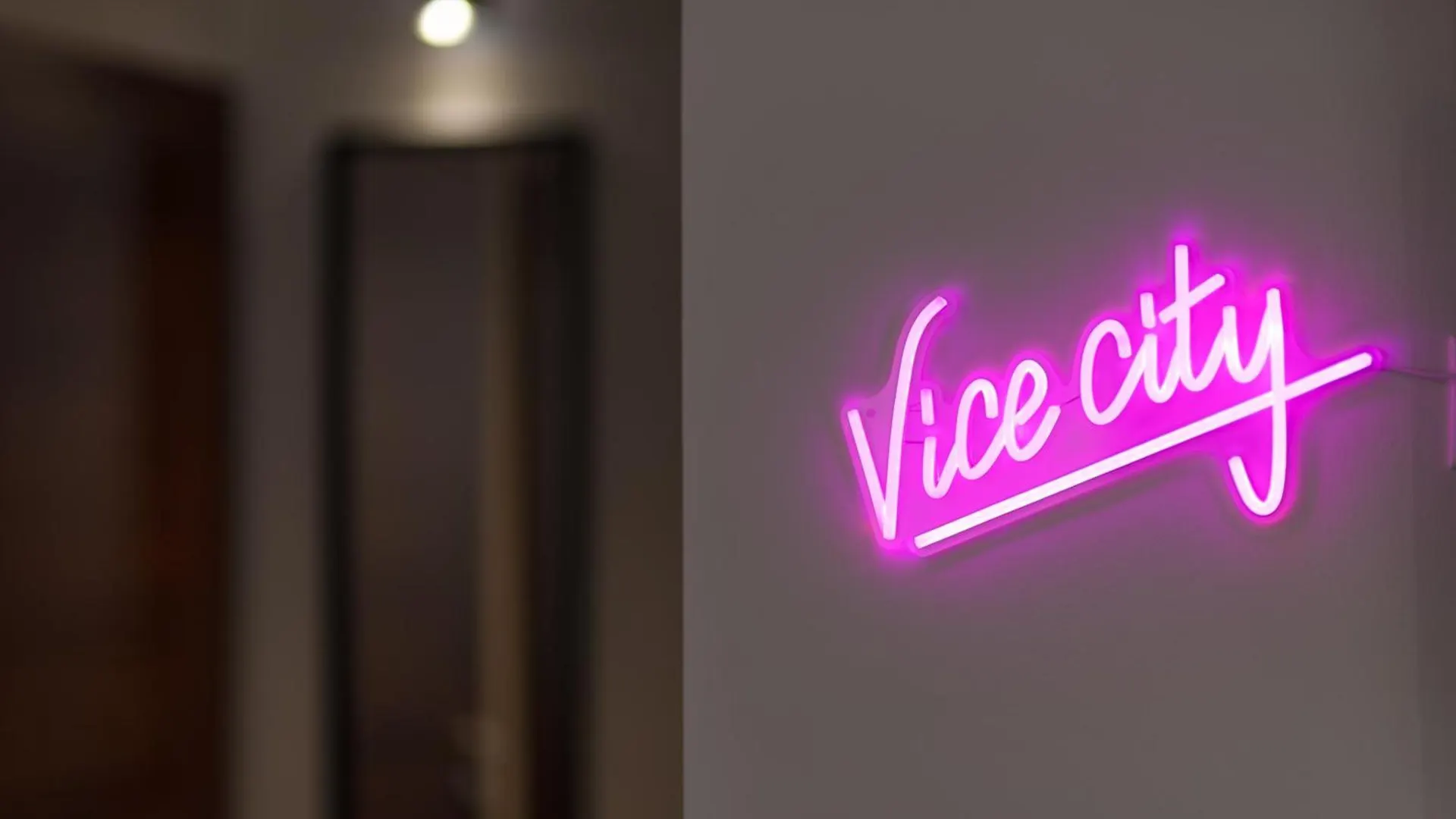 Miami Vice Apartment With Balcony Budapest