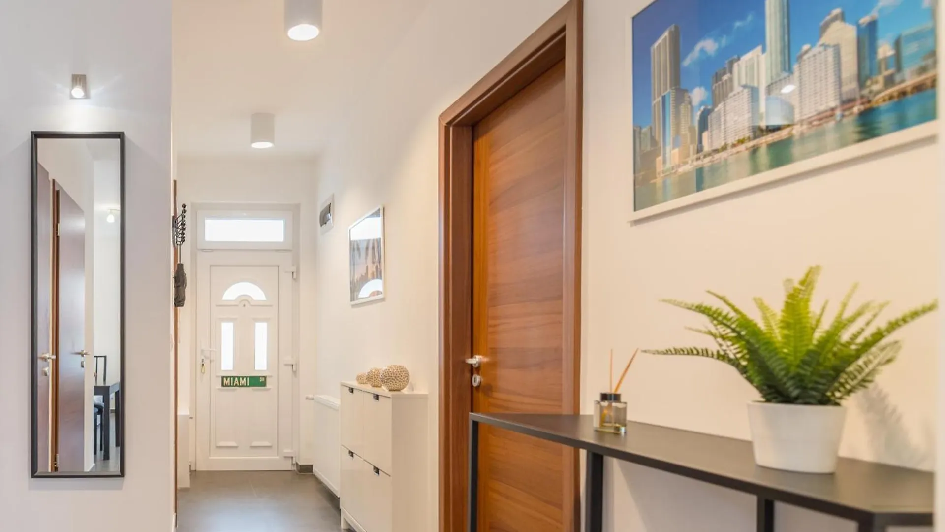 Miami Vice Apartment With Balcony Budapest